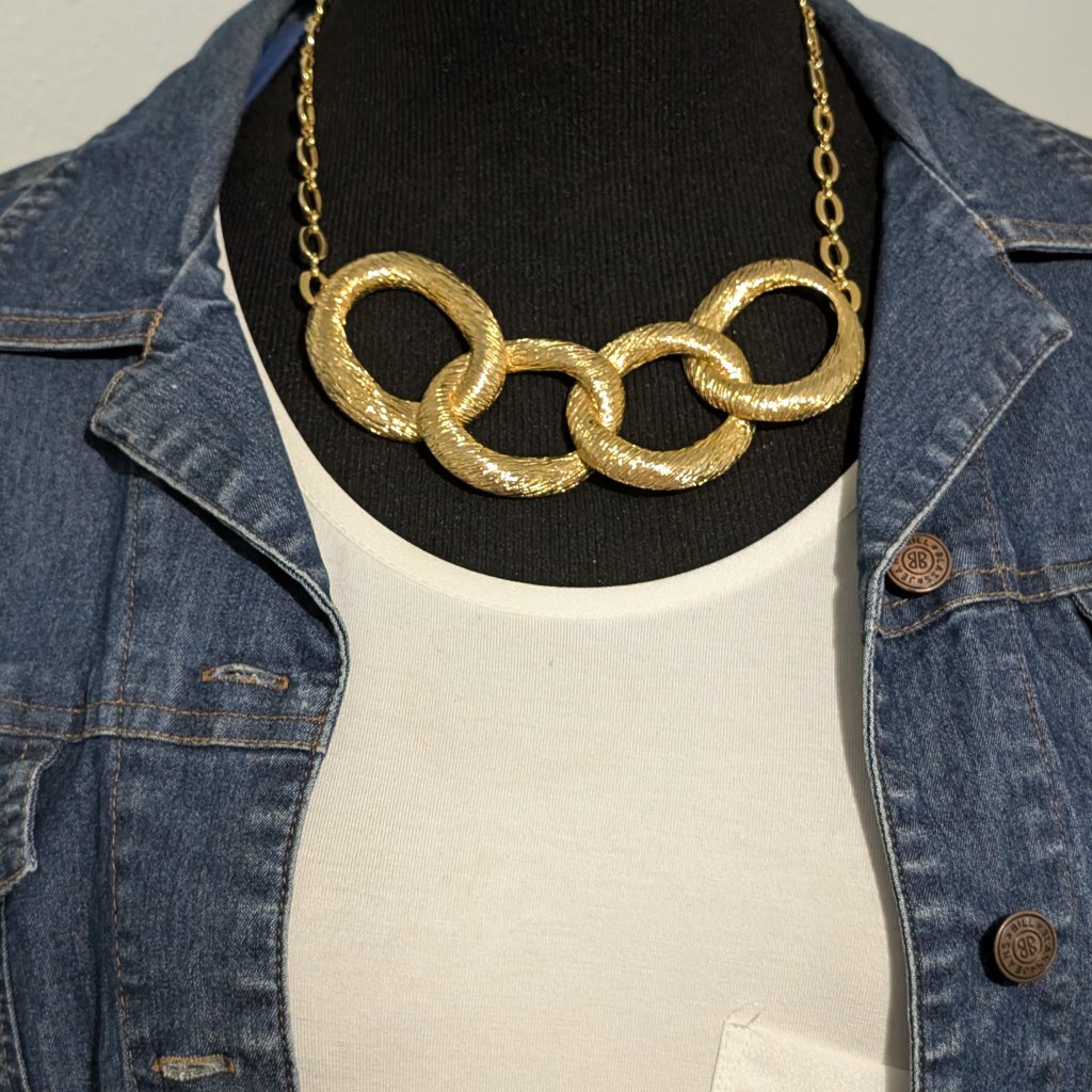Signed Parklane Textured Gold Circle Link 70s Statement Necklace